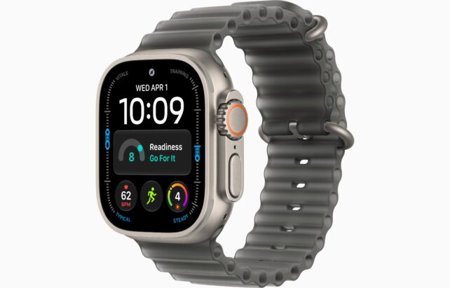 Apple Watch Ultra 4 Natural 49mm Translucent Black Ocean Band