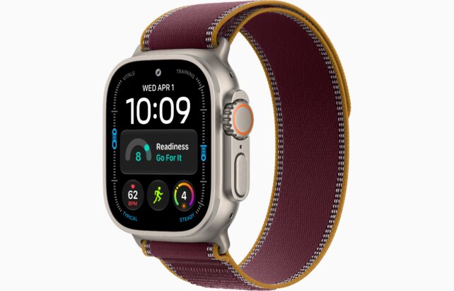 Apple Watch Ultra 4 Natural 49mm Burgundy Trail Loop