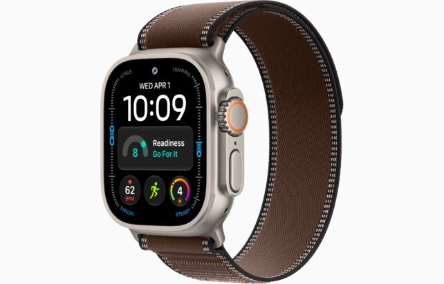 Apple Watch Ultra 4 Natural 49mm Dark Umber Trail Loop