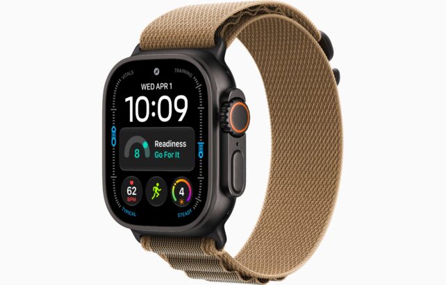Apple Watch Ultra 4 Black 49mm Desert Alpine Loop